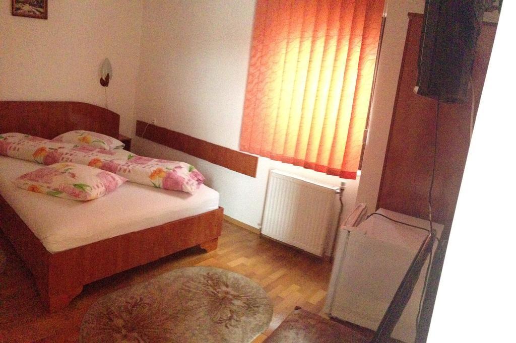 Motel Buti Sighetu Marmaţiei Quarto foto
